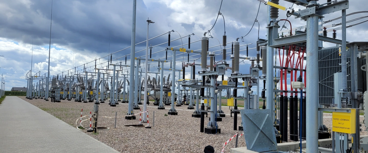 Enea Operator aktywnie rozbudowuje sieć energetyczną, podpisując kolejne umowy na kluczowe inwestycje o łącznej wartości ponad 237 mln zł