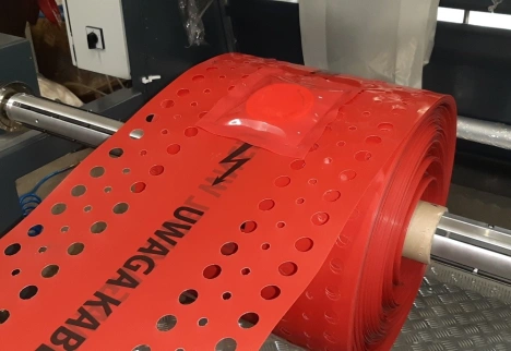 Czerwona tasma kablowa