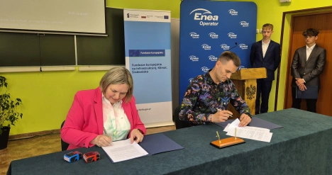 podpisanie umowy w Gnieźnie 
